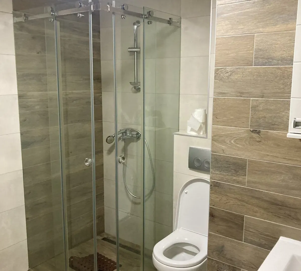 Izdavanje, jednosoban stan, 44m², Zemun Sve Podlokacije, Beograd