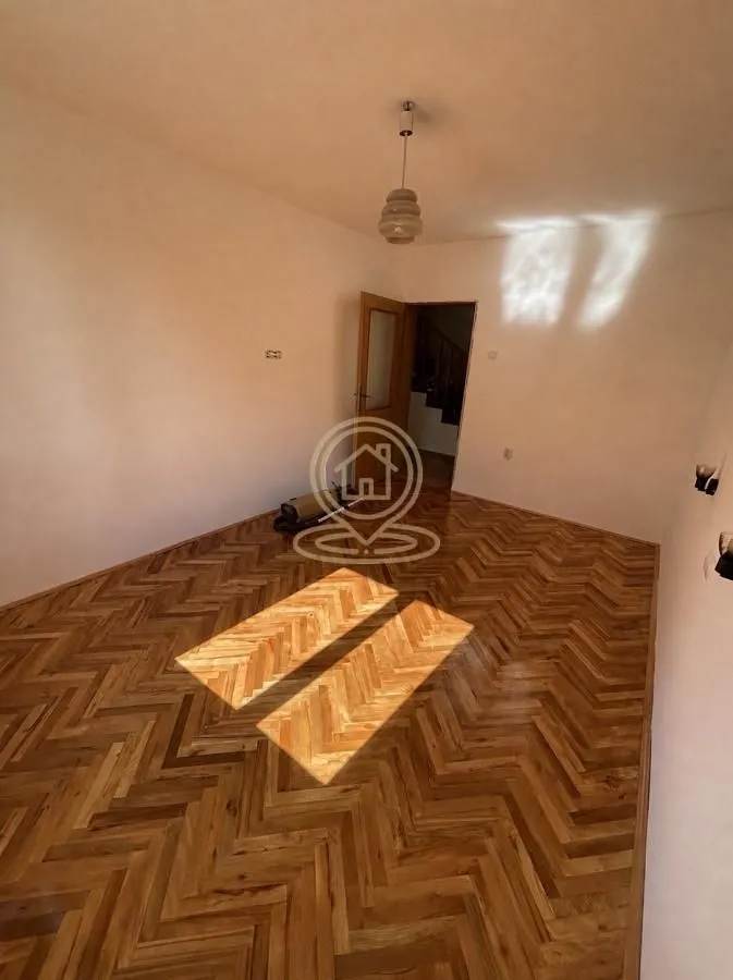 Prodaja, kuća, 320m², Kragujevac, Srbija