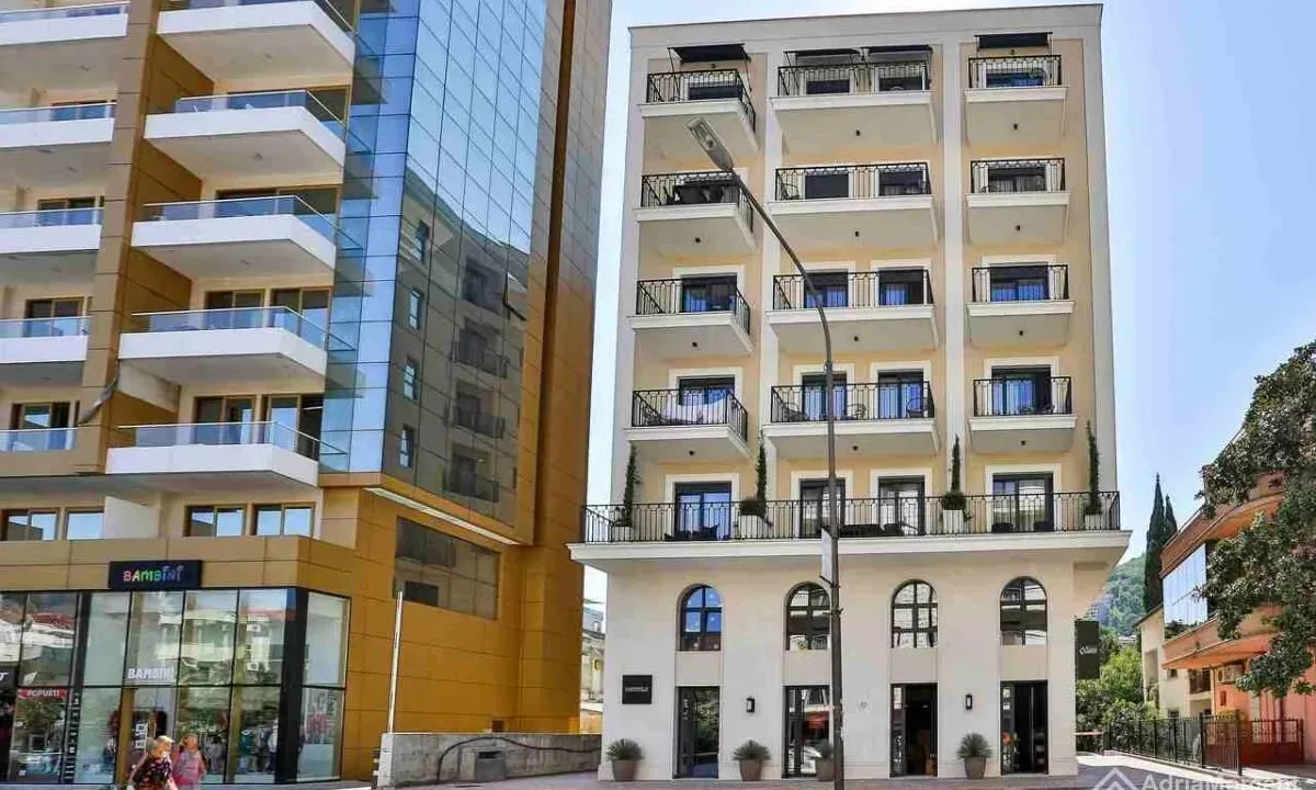 Prodaja, jednosoban stan, 74m², Centar, Budva