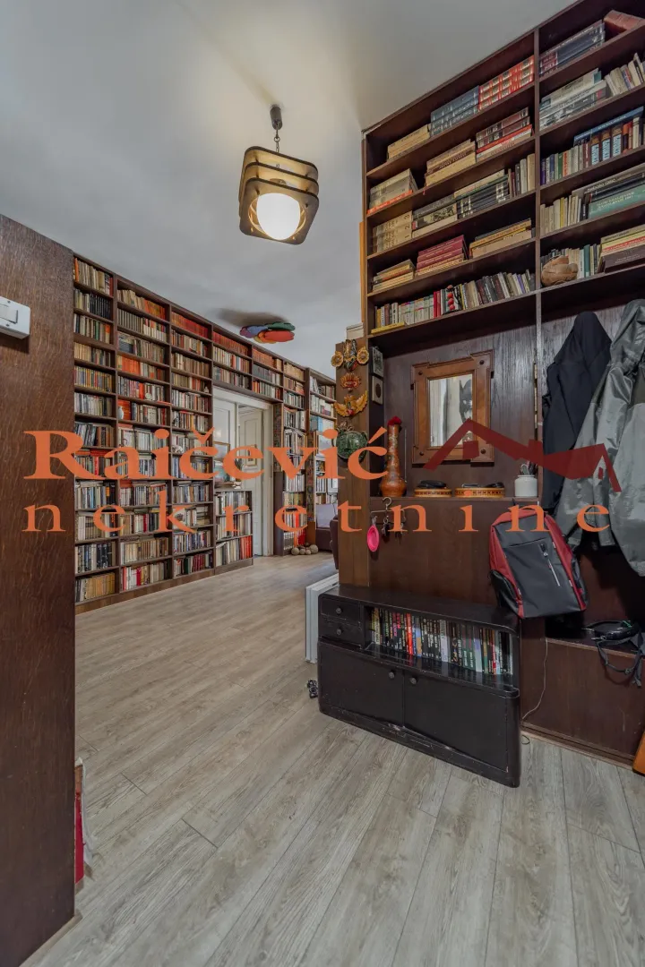 Sale, four bedroom apartment, 139m², Stari Grad, Beograd