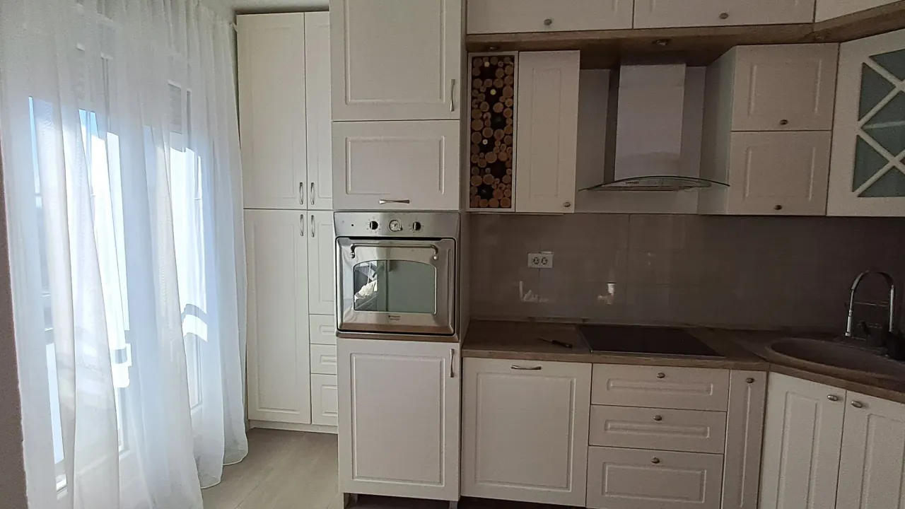 Izdavanje, jednosoban stan, 50m², City Kvart, Podgorica