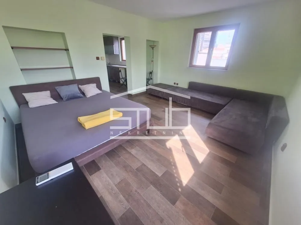 Rent, four bedroom apartment, 40m², Savski Venac, Beograd