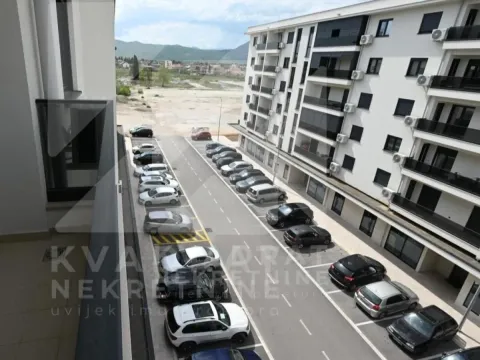 Izdavanje, poslovni prostor, 84m², New City, Podgorica - image 6