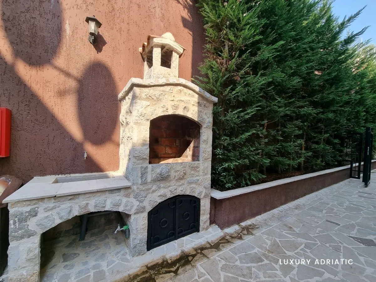 Sale, house, 1000m², Reževići, Budva