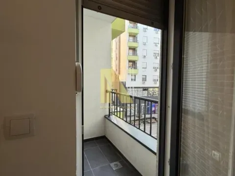 Izdavanje, dvosoban stan, 37m², Adamovićevo Naselje, Novi Sad Sve Podlokacije - image 11