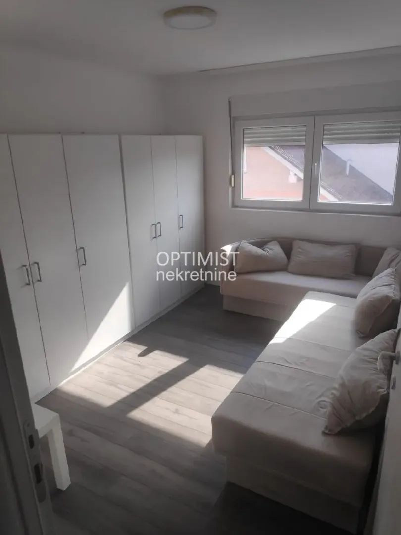 Sale, three bedroom apartment, 59m², Borča 1, Borča Sve Podlokacije