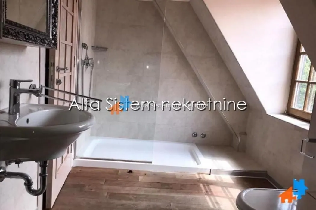 Izdavanje, stan, 200m², Savski Venac, Beograd