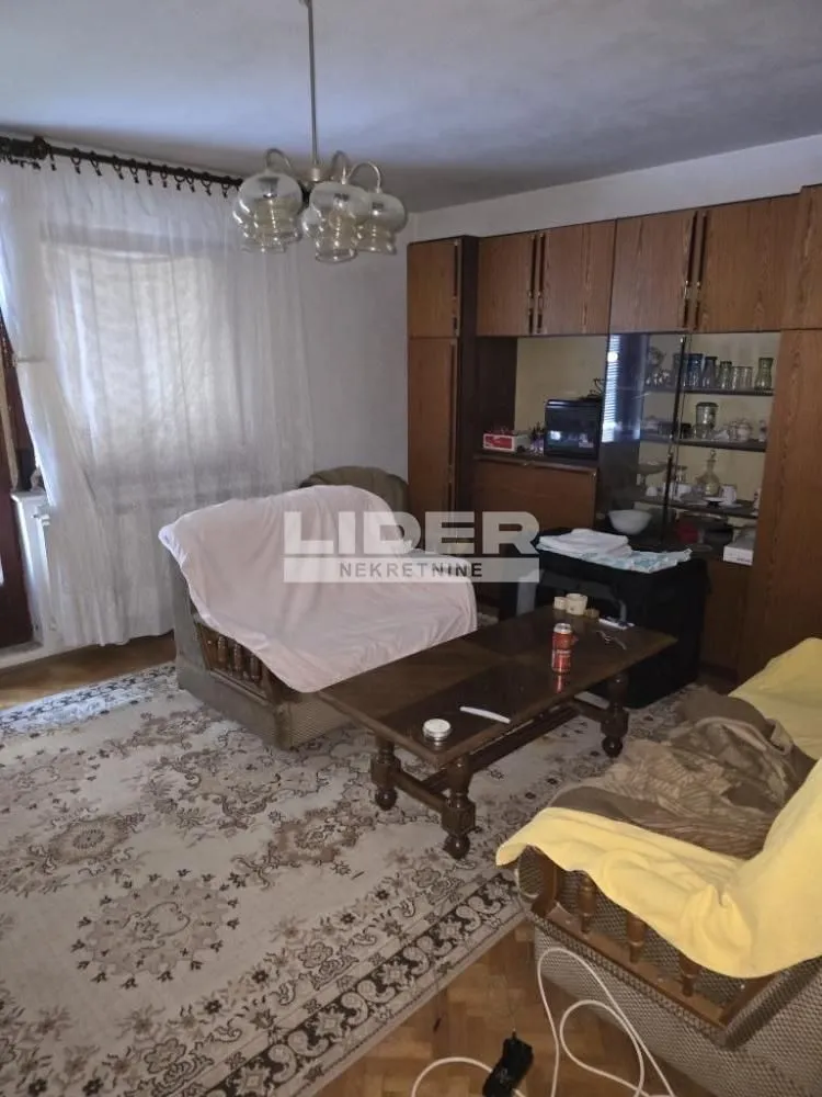Sale, house, 247m², Voždovac Sve Podlokacije, Beograd