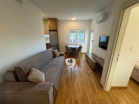 Rent, one bedroom apartment, 35m², Stara Varoš, Podgorica - image 3