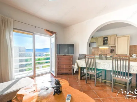 Prodaja, trosoban stan, 117m2, Tivat Prodaja, trosoban stan, 117m2, Tivat