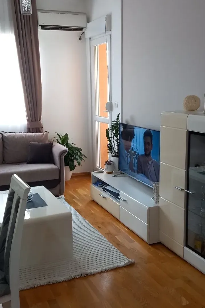 Izdavanje, jednosoban stan, 42m², Ljubović, Podgorica