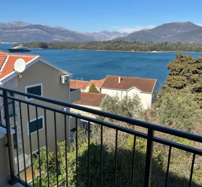 Sale, three bedroom apartment, 96m², Đuraševići, Tivat