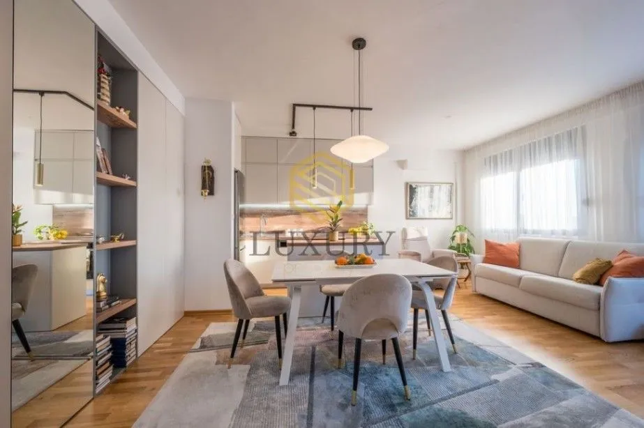 Prodaja, dvosoban stan, 63m², Pod Kuk, Tivat