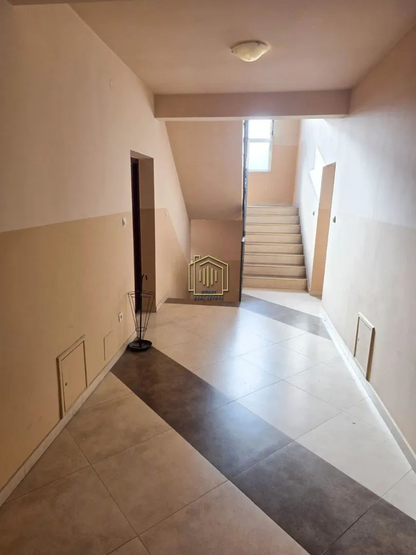 Izdavanje, dvosoban stan, 69m², Stari Aerodrom, Podgorica