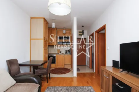 Rent, one bedroom apartment, 34m², Pobrežje, Podgorica - image 2
