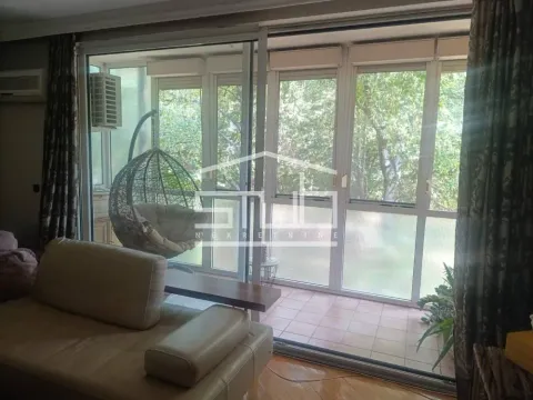 Izdavanje, stan, 158m², Senjak, Beograd - image 4