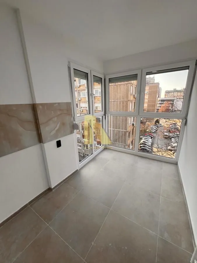 Prodaja, dvosoban stan, 73m², Centar, Novi Sad