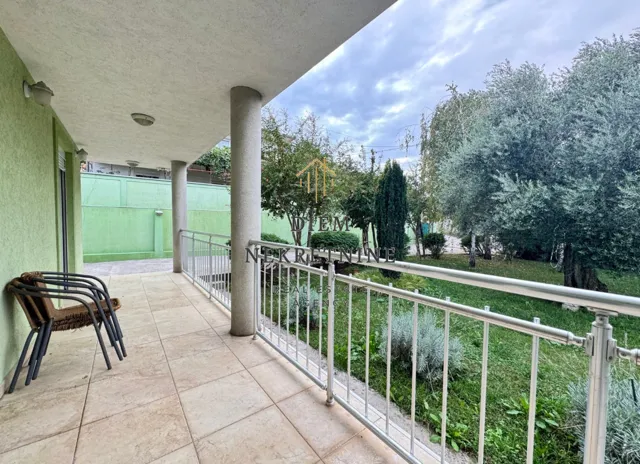 Rent, house, 175m², Podgorica, Crna Gora