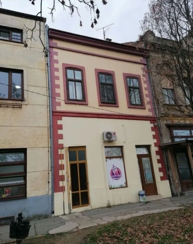 Prodaja, trosoban stan, 156m², Sremska Mitrovica, Srbija