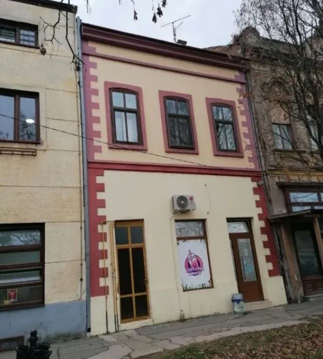 Sale, three bedroom apartment, 156m², Sremska Mitrovica, Srbija