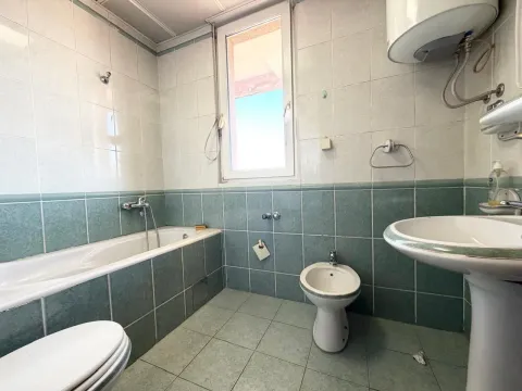 Prodaja, dvosoban stan, 84m², Autobuska stanica, Podgorica - image 13