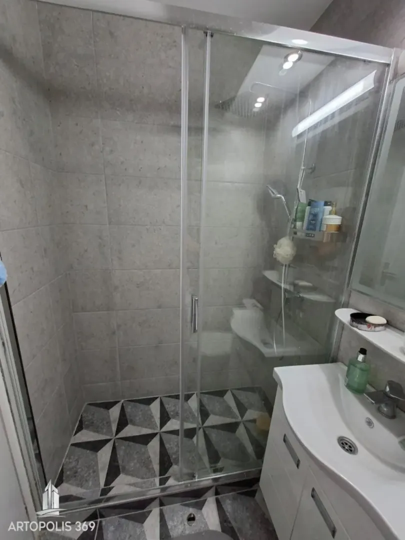 Izdavanje, dvosoban stan, 55m², Brace Jerković, Voždovac Sve Podlokacije