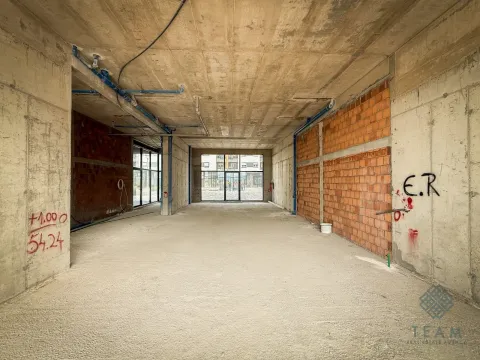 Izdavanje, poslovni prostor, 152m², Stari Aerodrom, Podgorica - image 6