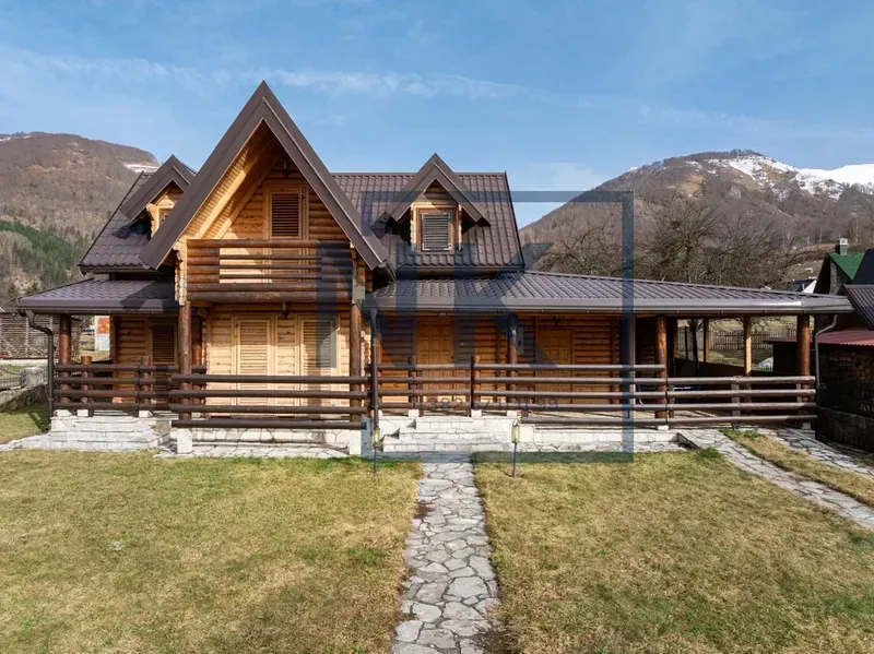 Prodaja, kuća, 180m², Centar, Kolašin