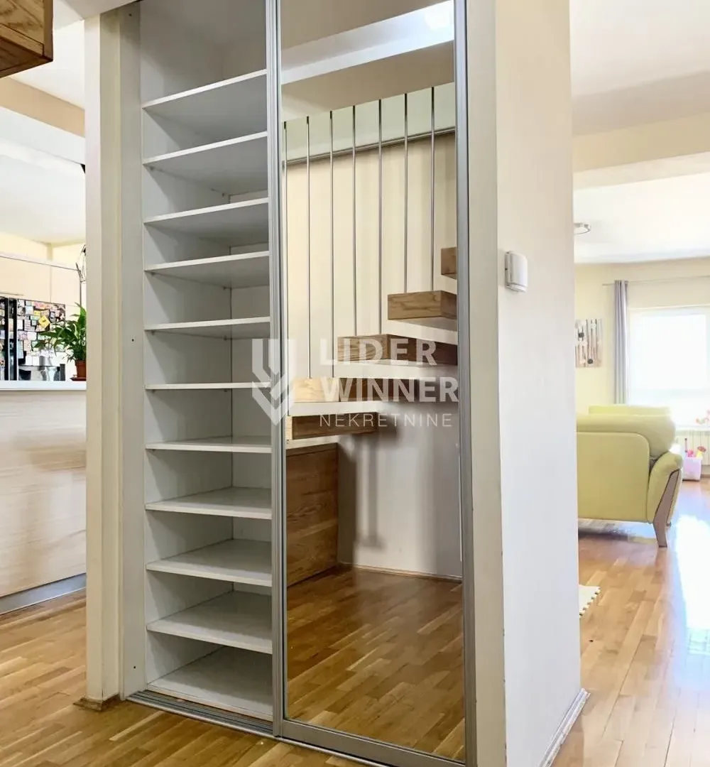 Prodaja, četvorosoban stan, 157m², Đeram Pijaca, Beograd