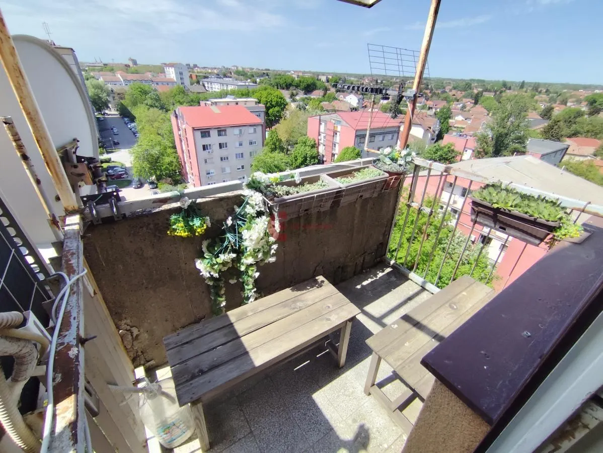 Prodaja, trosoban stan, 75m², Kertvaroš, Subotica