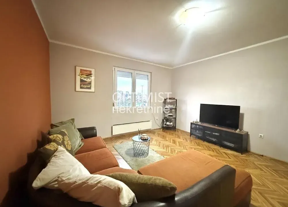 Rent, two bedroom apartment, 74m², Južni Bulevar, Vračar Sve Podlokacije