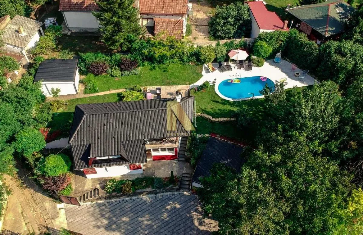 Izdavanje, kuća, 163m², Petrovaradin, Novi Sad