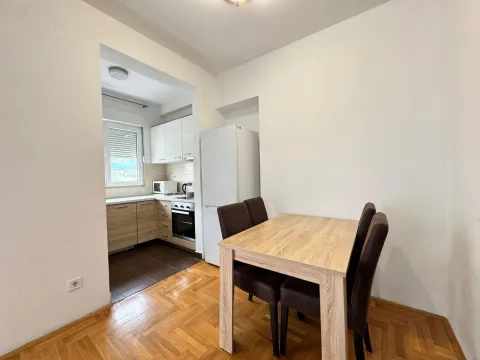 Izdavanje, trosoban stan, 86m², Stari Aerodrom, Podgorica - image 4