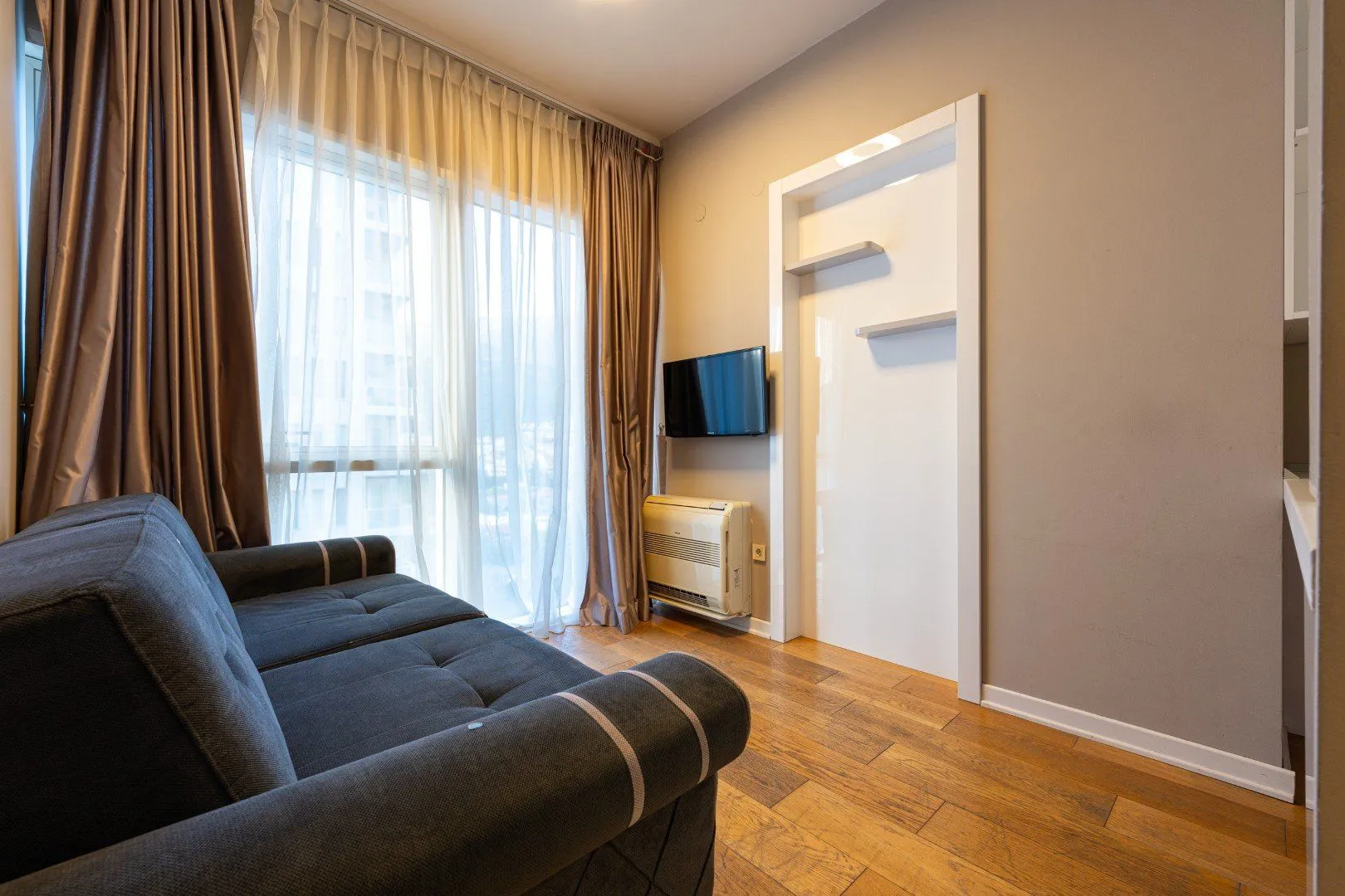 Prodaja, dvosoban stan, 89m², Tre Canne, Budva