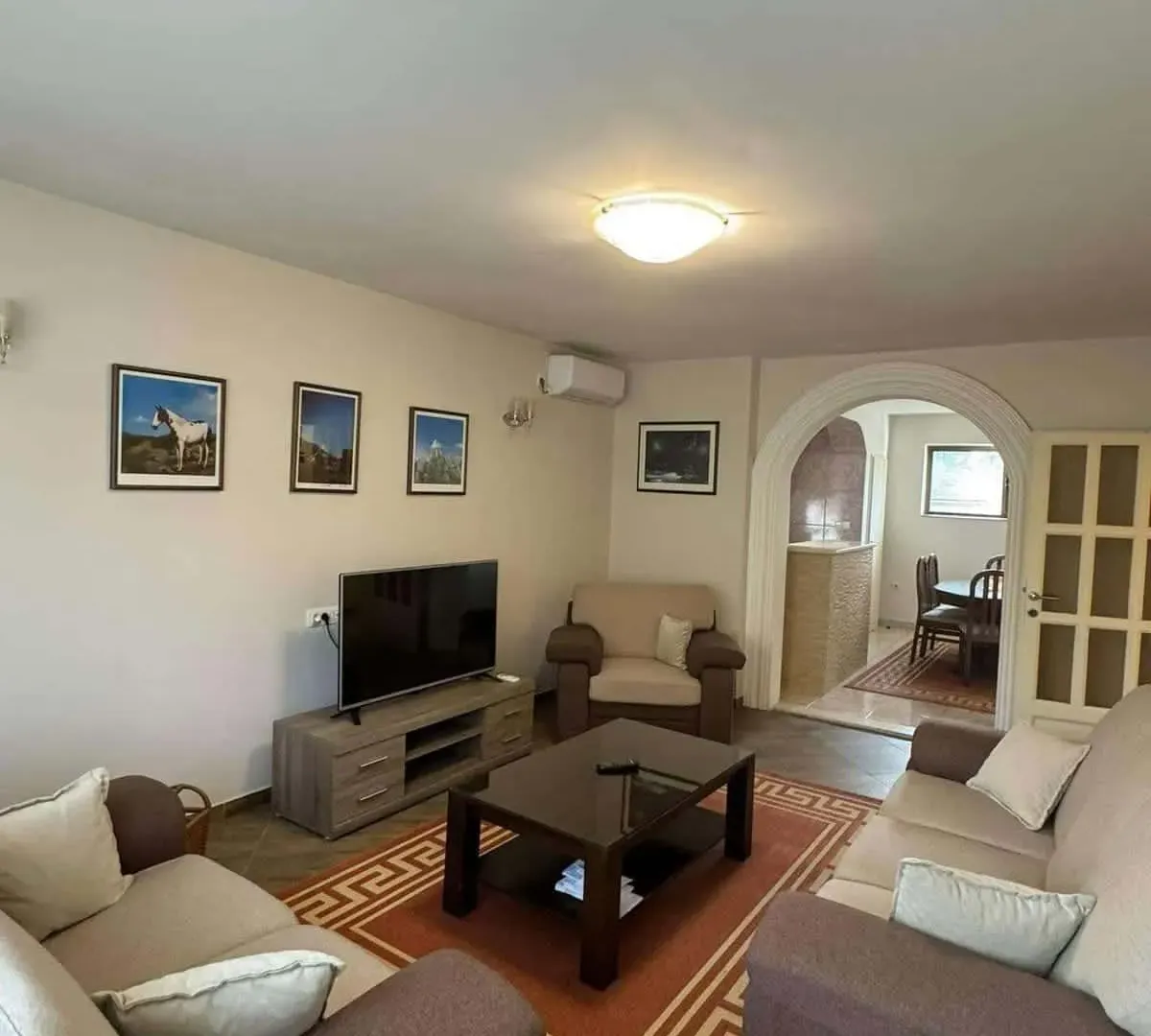 Izdavanje, jednosoban stan, 60m², Gorica C, Podgorica