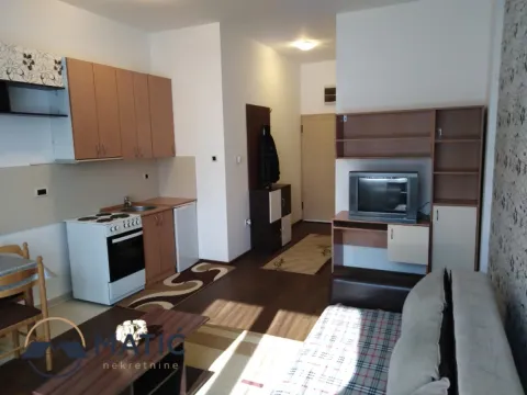 Izdavanje, garsonjera, 27m², Bulevar Evrope, Novi Sad Sve Podlokacije - image 5