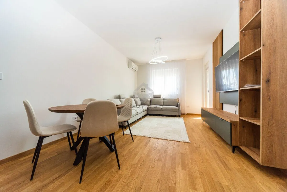 Izdavanje, jednosoban stan, 49m², Stari Aerodrom, Podgorica