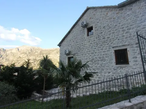 Sale, house, 220m², Prčanj, Kotor - image 2