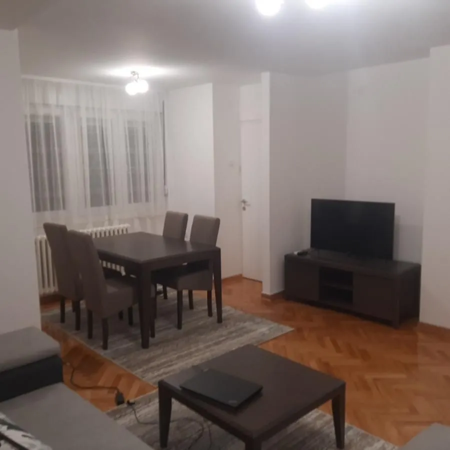 Izdavanje, dvosoban stan, 54m², Centar, Niš