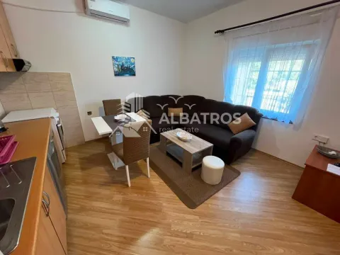 Rent, one bedroom apartment, 55m², Bjeliši, Bar - image 4