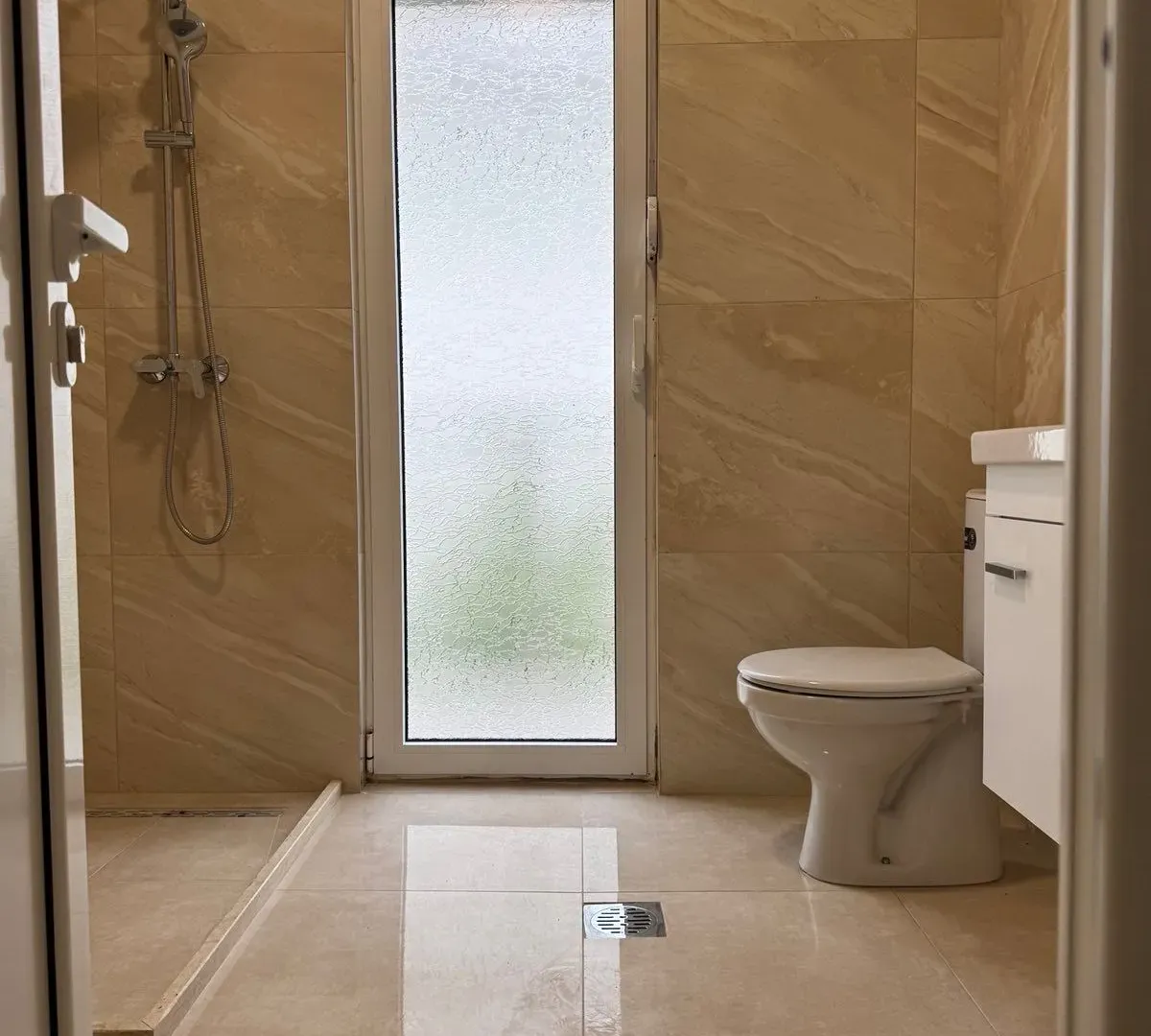 Rent, house, 500m², Stari Aerodrom, Podgorica