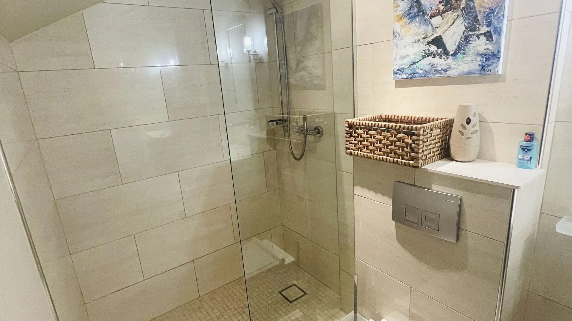 Izdavanje, jednosoban stan, 130m², Kavač, Kotor