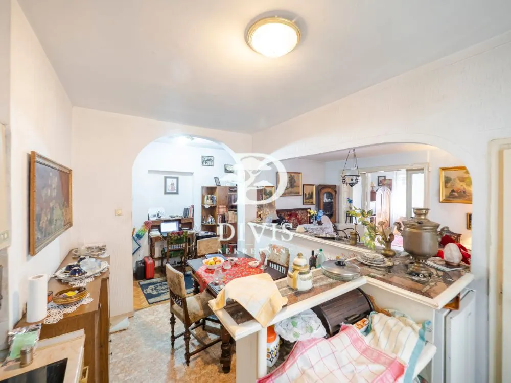 Prodaja, trosoban stan, 80m², Skadarlija, Beograd