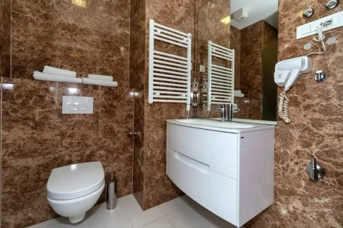 Rent, one bedroom apartment, 56m², Tre Canne, Budva - image 9