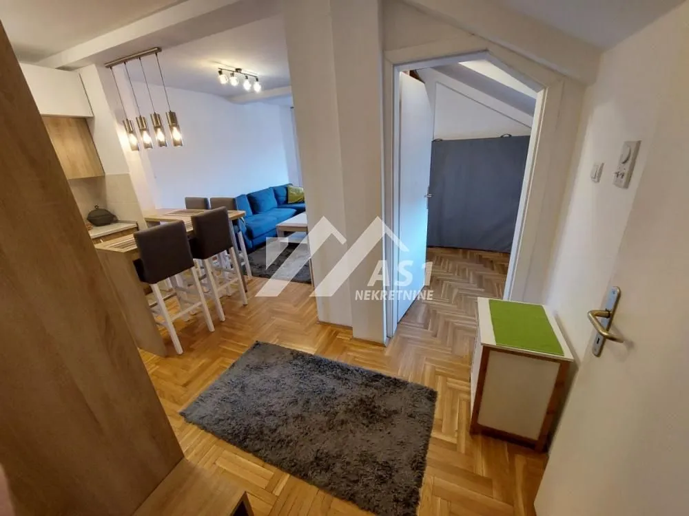 Izdavanje, dvosoban stan, 50m², Rotkvarija, Novi Sad Sve Podlokacije