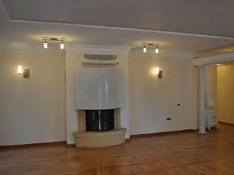 Izdavanje, četvorosoban stan, 180m², Autokomanda, Voždovac Sve Podlokacije - image 2