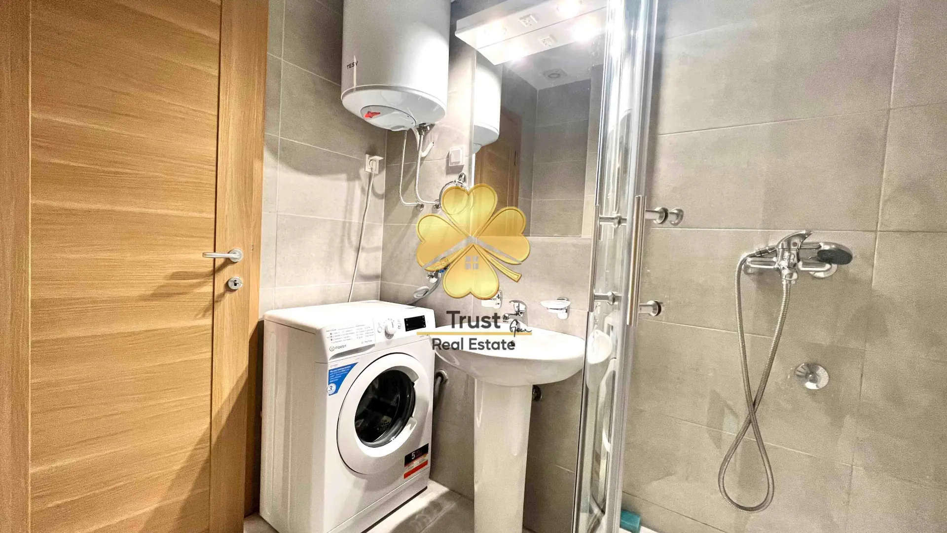 Rent, studio apartment, 30m², Stari Aerodrom, Podgorica