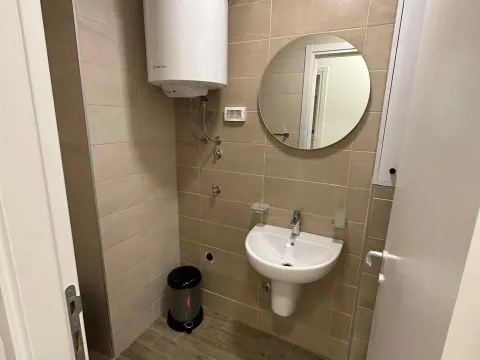 Izdavanje, dvosoban stan, 64m², City Kej, Podgorica - image 10