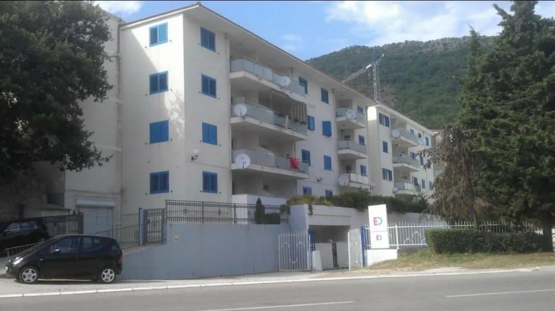 Izdavanje, jednosoban stan, 55m², Bečići, Budva
