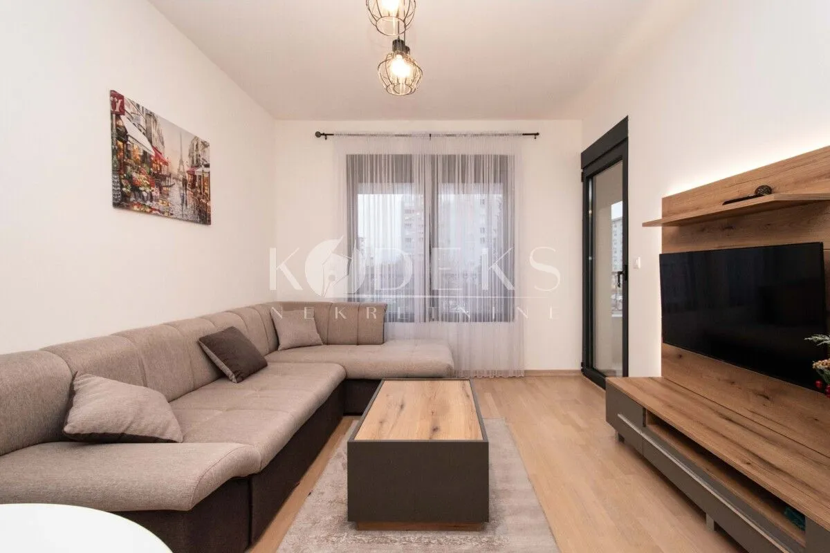 Izdavanje, jednosoban stan, 44m², Pobrežje, Podgorica